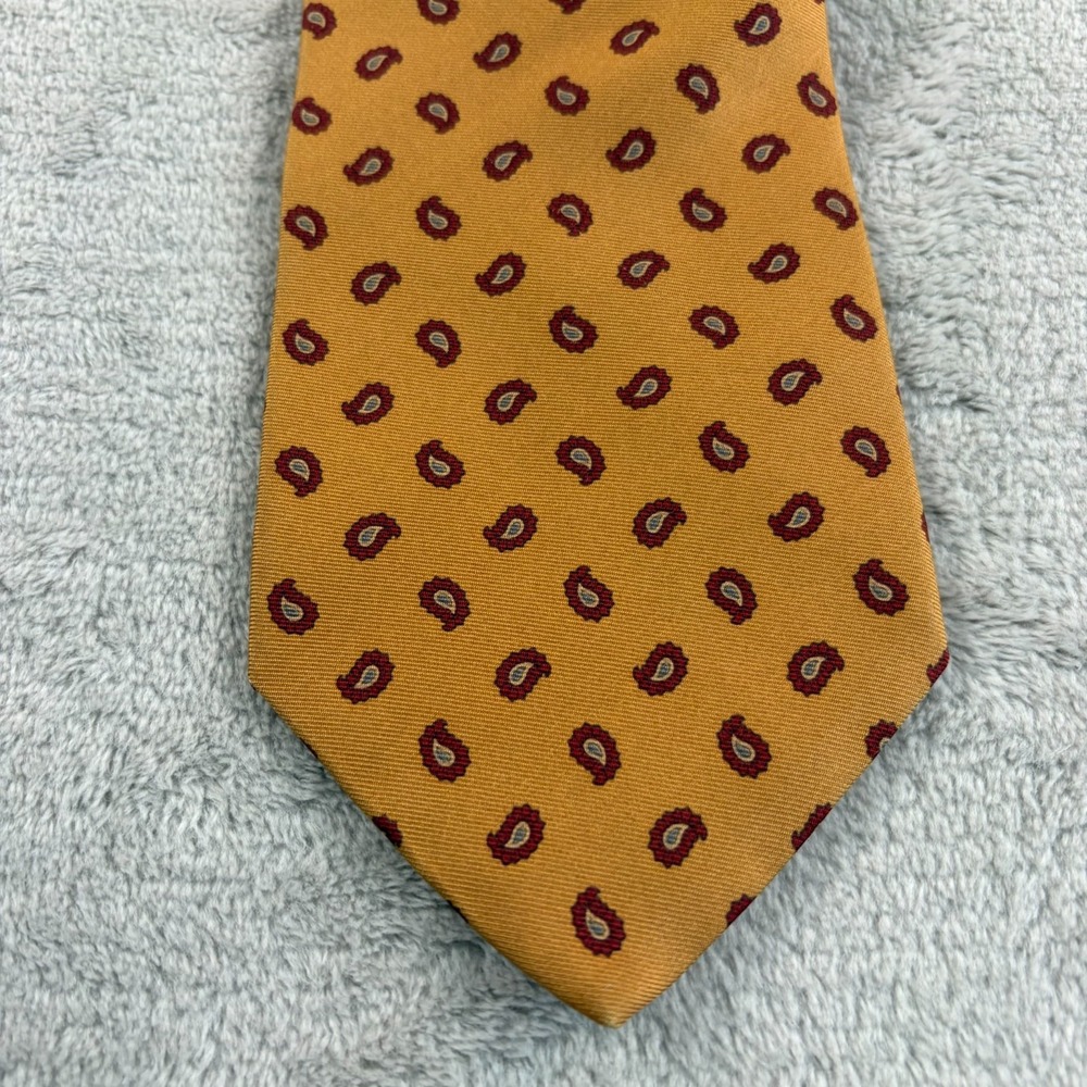 Vintage Brooks Brothers 346 Gold Paisley Tie Made In USA Printed Italy Pure Silk